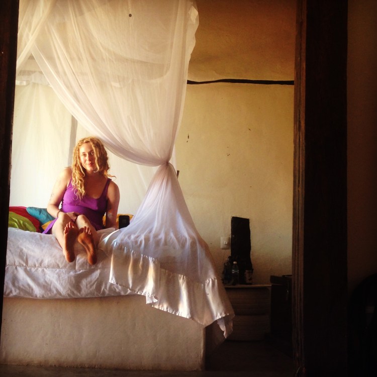 The boy and his Papá walked outside to the beach, so I stayed here and took a nap. 